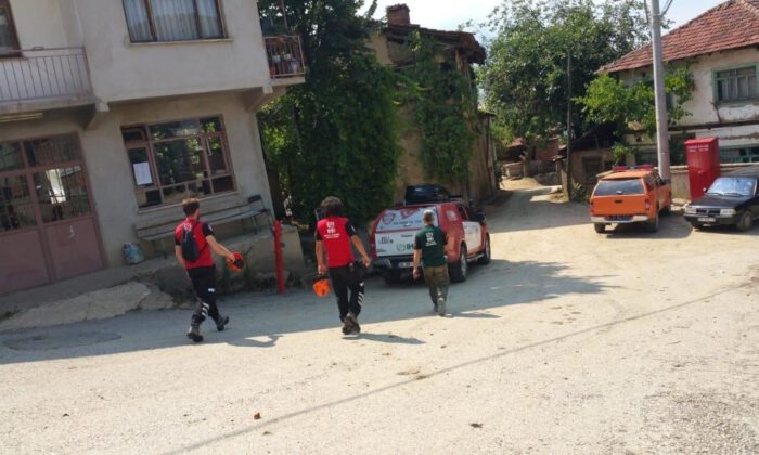 Üç Gündür 60 Kişilik Ekip Arıyor