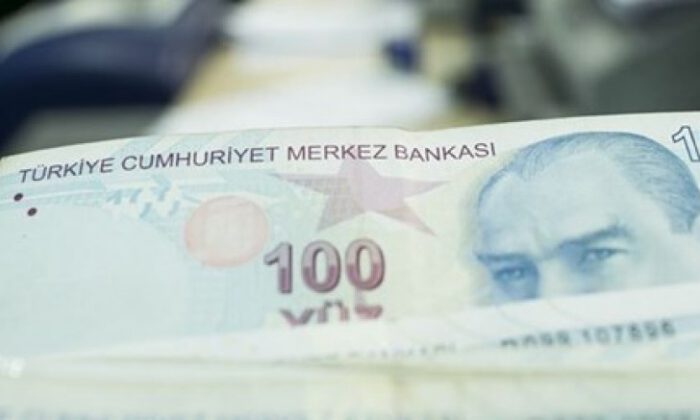 Emeklilerin gözü ikramiyede, çalışanların tatilde