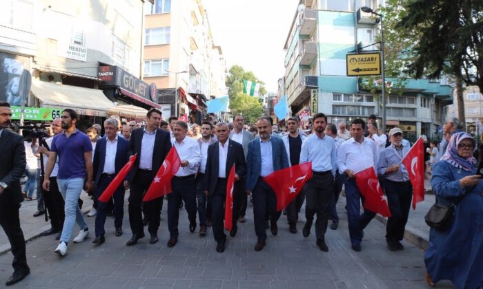 Ata Sporlarına Renkli Kortej