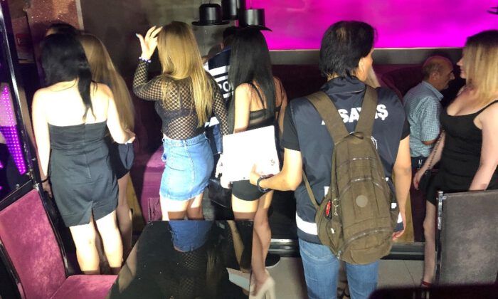 Bursa’da 250 Personelli Ahlak Operasyonu