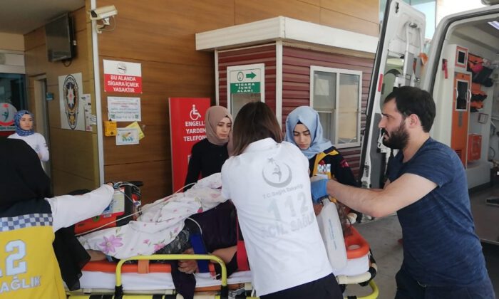 Durakta beklerken canından oldu!