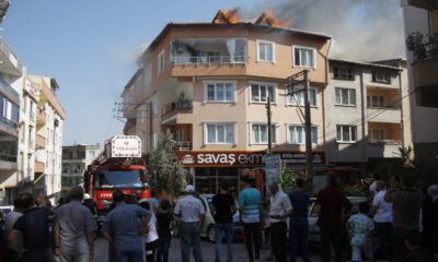 Çatı Yangını Mahalleyi Ayağa Kaldırdı