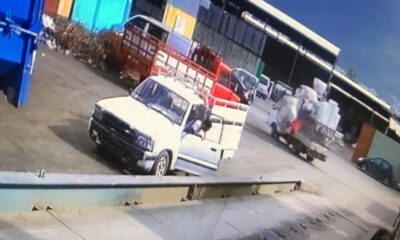 Hurda Yüklü Kamyonetten Böyle Düştü… 4 Gündür Hayat Mücadelesi Veriyor