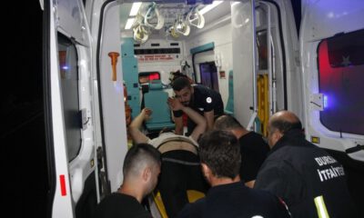 Otomobil Ve Hafif Ticari Araç Kafa Kafaya Çarpıştı: 1 Ölü, 2 Yaralı