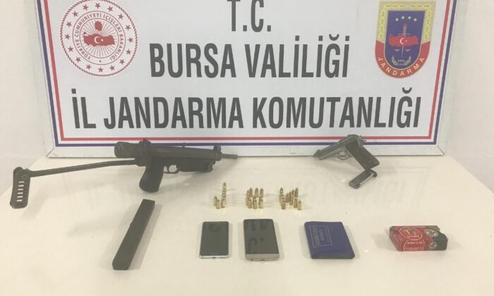 Silah Kaçakçıları Jandarmadan Kaçamadı