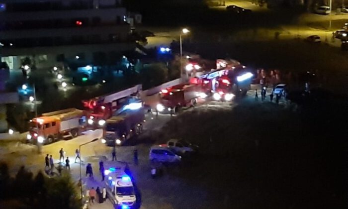 18 Katlı Lüks Binanın Çatısı Alev Alev Yandı