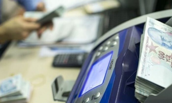 Üç kamu bankasından firmalara kredi desteği