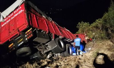 Patates Yüklü Kamyon Uçuruma Yuvarlandı: 1 Ölü