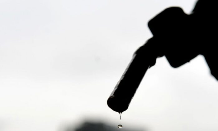 Benzine ve motorine zam geliyor