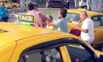 Müşterisi ile tartışan taksiciye meslektaşlarından dayak