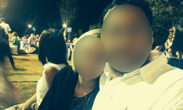 2,5 Yaşındaki Çocuğu İçki Masasına Oturtup, Rakı İçirdiler