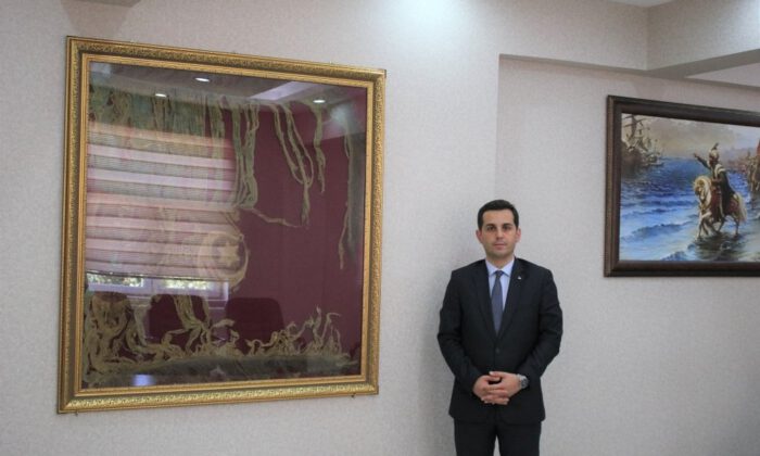 Abdülhamit Han’ın Harmancık’a Hediye Ettiği Sancak Emin Ellerde