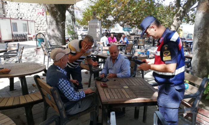 Şahsi Evraklarını Yakmaya Çalışırken 15 Dönüm Ormanı Kül Ettiler