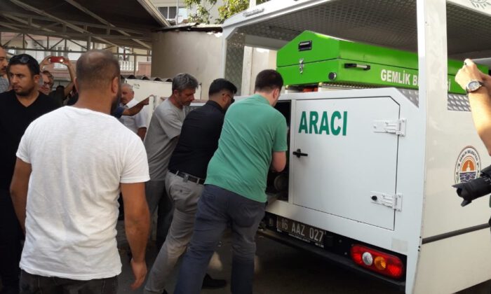 Katil Zanlısı Evlat Annesinin Kanı İle Dolaba Yazdı…