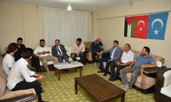 Başkan Aktaş’a Öğrencilerden Sürpriz Aşure İkramı