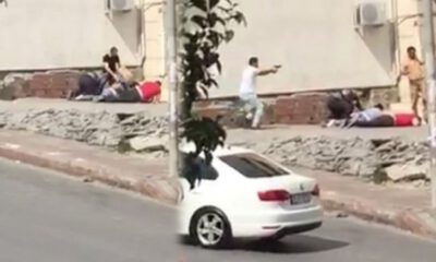 Avcılar’da güpegündüz silahlı kavga kamerada
