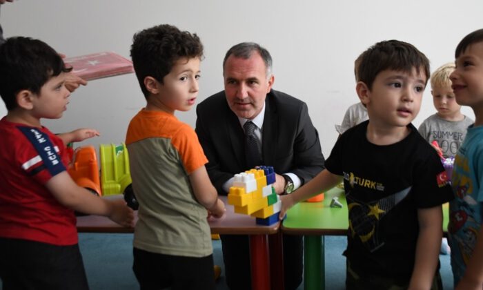 Başkan Taban Miniklerle Oyun Oynadı