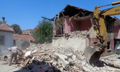 Osmangazi’de Metruk Binalar Bir Bir Yıkılıyor
