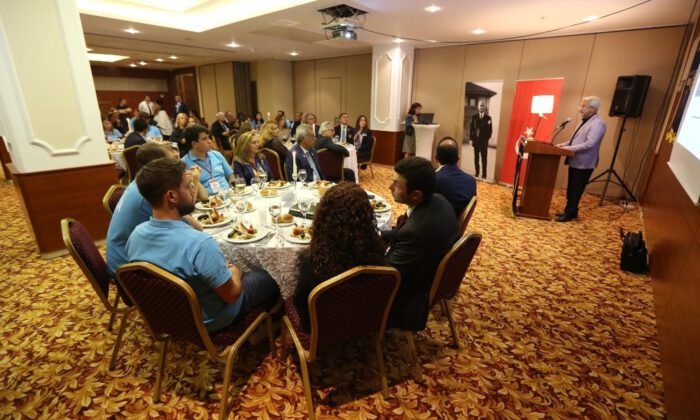 Başkan Turgay Erdem Gençlerle Deneyimlerini Paylaştı