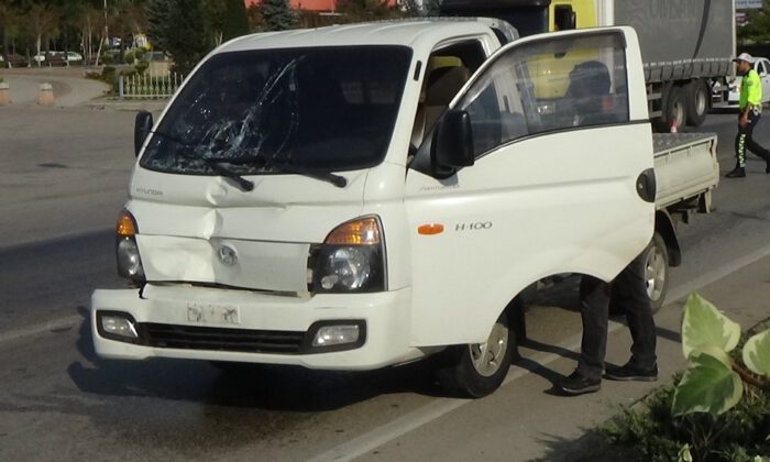 Hamile Kadın Ana Yoldan Geçmek İsterken Canından Oldu