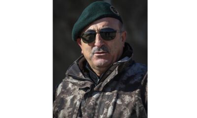 Bakan Çavuşoğlu kamuflajları giydi