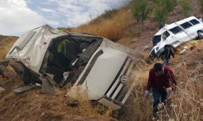 Yolcu minibüsü şarampole yuvarlandı: 19 yaralı