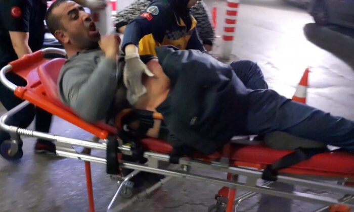 Dayı Yeğen Arasında Borç Kavgası: 2 Yaralı