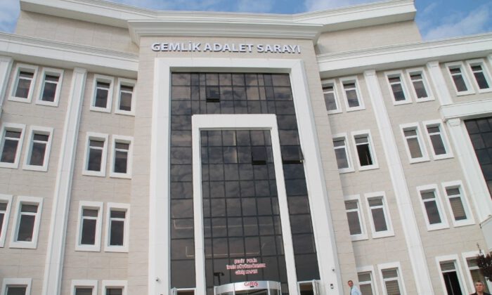 Gemlik Adliyesi’nde Şehitler Unutulmadı