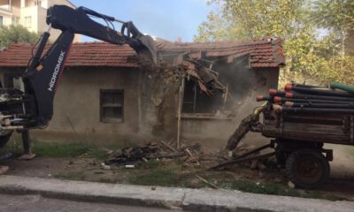 Karacabey’de Metruk Binalar Yıkılıyor