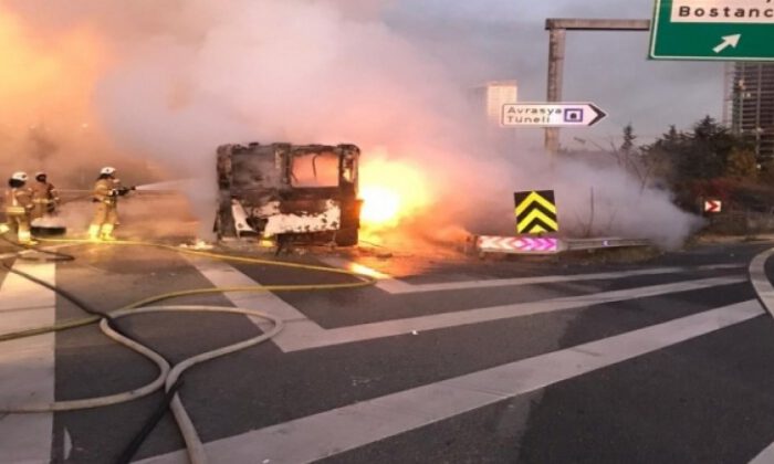 TEM’de otobüs alev alev yandı