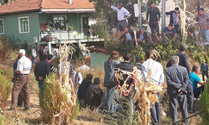 Aynı aileden 4 kişi ölü bulundu