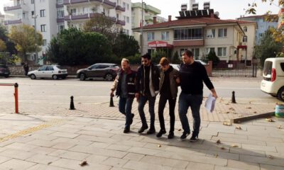 İş Yeri Faresi Kıskıvrak Yakalandı