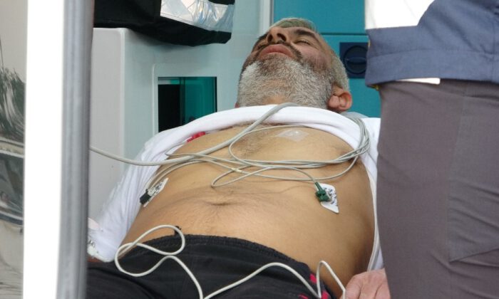 Denizin Ortasında Fenalaşan Balıkçıyı Sahil Güvenlik Kurtardı