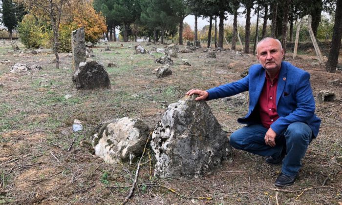 Bu Köyün Her Yerinden Tarihi Mezar Fışkırıyor