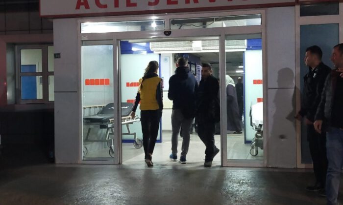 Bursada Kapıcı Ve Yönetici Kavgasında Baltalar Konuştu: 1 Polis Yaralı
