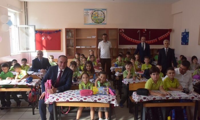 Gemlik Belediyesi Öğretmenleri Unutmadı