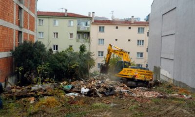 Mudanyada Tehlike Oluşturan Evler Yıkılıyor