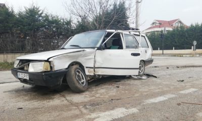 Lambaların Yanmadığı Kavşakta 3 Araç Bir Birine Girdi: 1 Yaralı