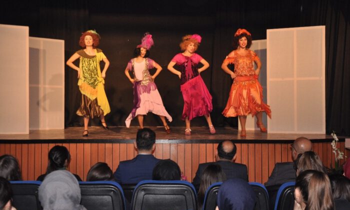 Bursa Cezaevinde Akide Şekeri Takdir Topladı