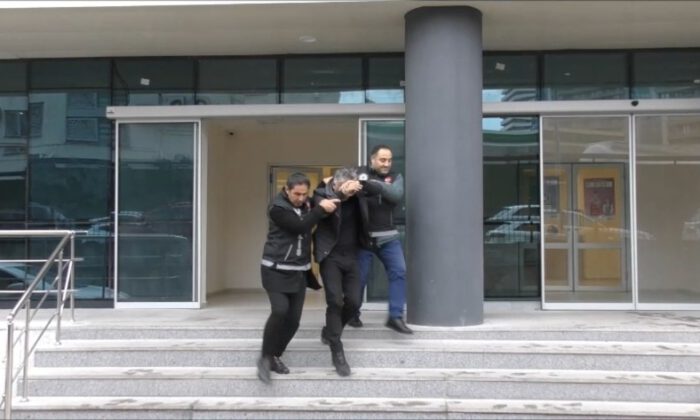 Piyasa Değeri 500 Bin Tl Olan Uyuşturucu Sobanın İçinde Ele Geçirildi