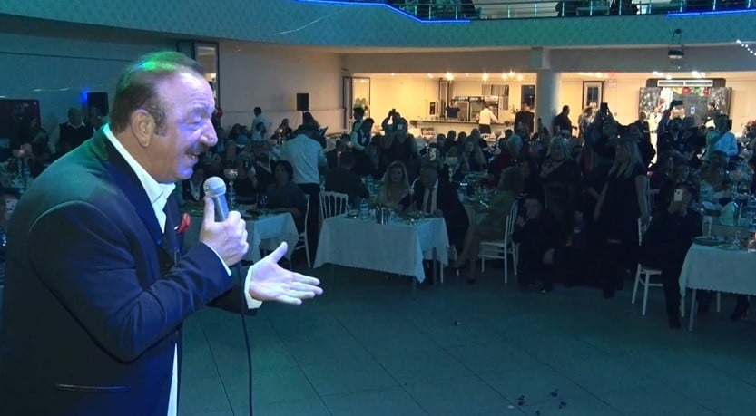 Nejat Alp 50. Sanat Yaşını Sahnede Kutladı