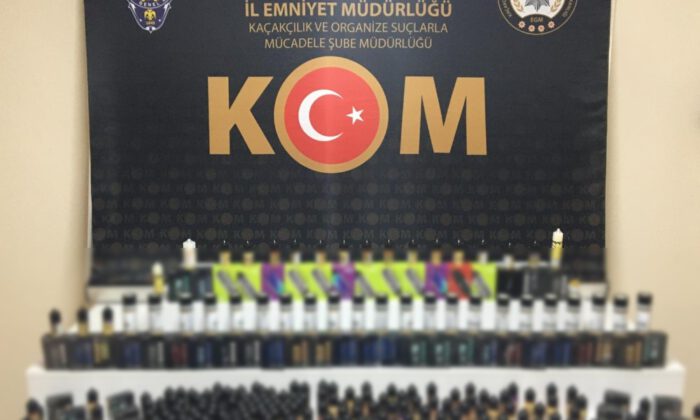 Bursada Şüpheli Araçtan Yüzlerce Kaçak Ürün Ele Geçirildi