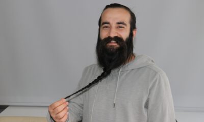 10 yıl uzattığı sakalını satışa çıkardı