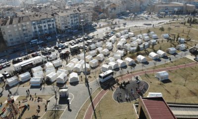 Depremden etkilenen vatandaşlar ‘çadır kentlere’ yerleştiriliyor