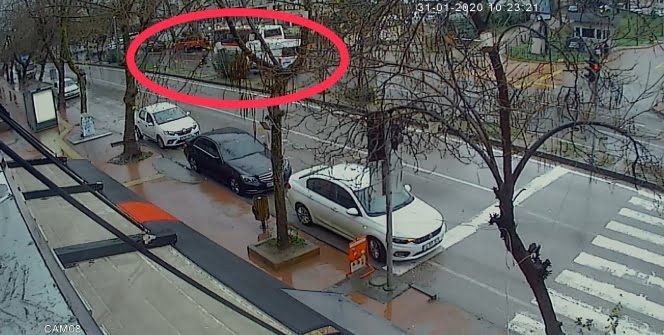 Minibüsün yaşlı kadına çarparak ölümüne sebep olan kaza güvenlik kamerasında