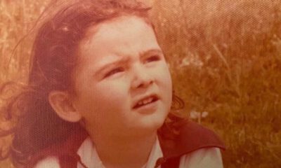 Ünlü oyuncu çocukluk fotoğrafını paylaştı!