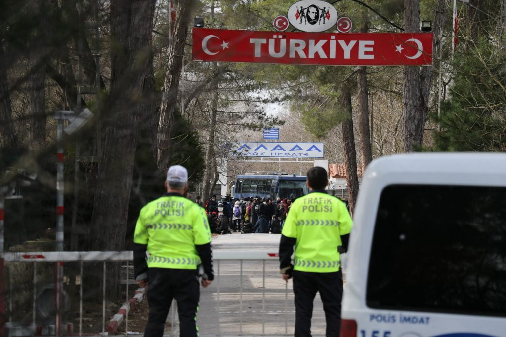 Mülteciler tampon bölgede