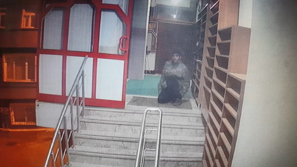  Bursa’da camiye dadanan hırsız yakalandı
