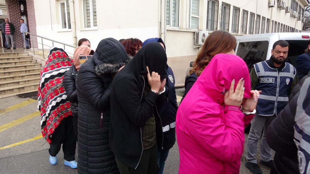 Bursa’da kadınları fuhuşa zorlayan 13 kişi tutuklandı