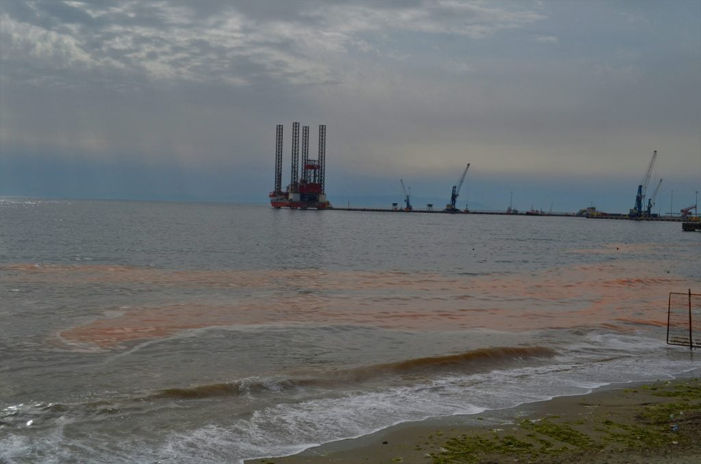 Marmara Denizi turuncuya boyandı